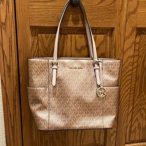 MICHEAL KORS RARE jet set travel tote rose gold